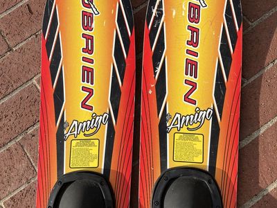 O’Brien youth water ski