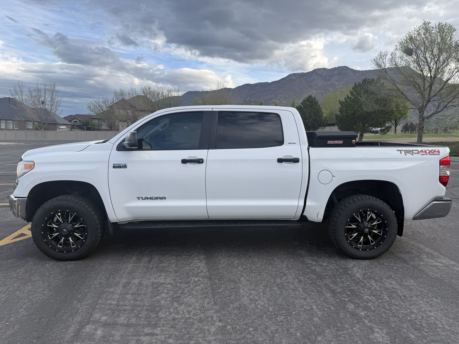 2014 Toyota Tundra SR5