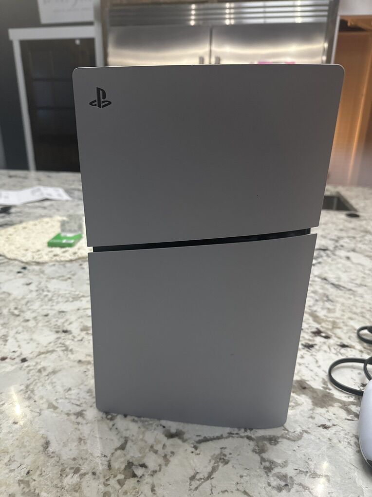 PlayStation PS5 Slim Digital 650GB Momory