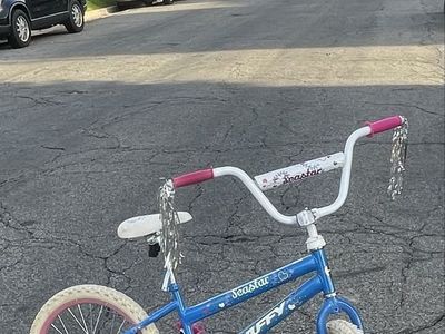 Huffy Sea Star girls bike with 20" wheels. Almost new