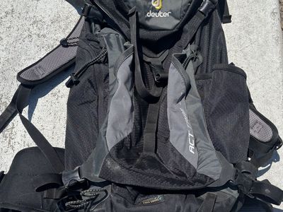 Deuter Act Trail 32 Backpack