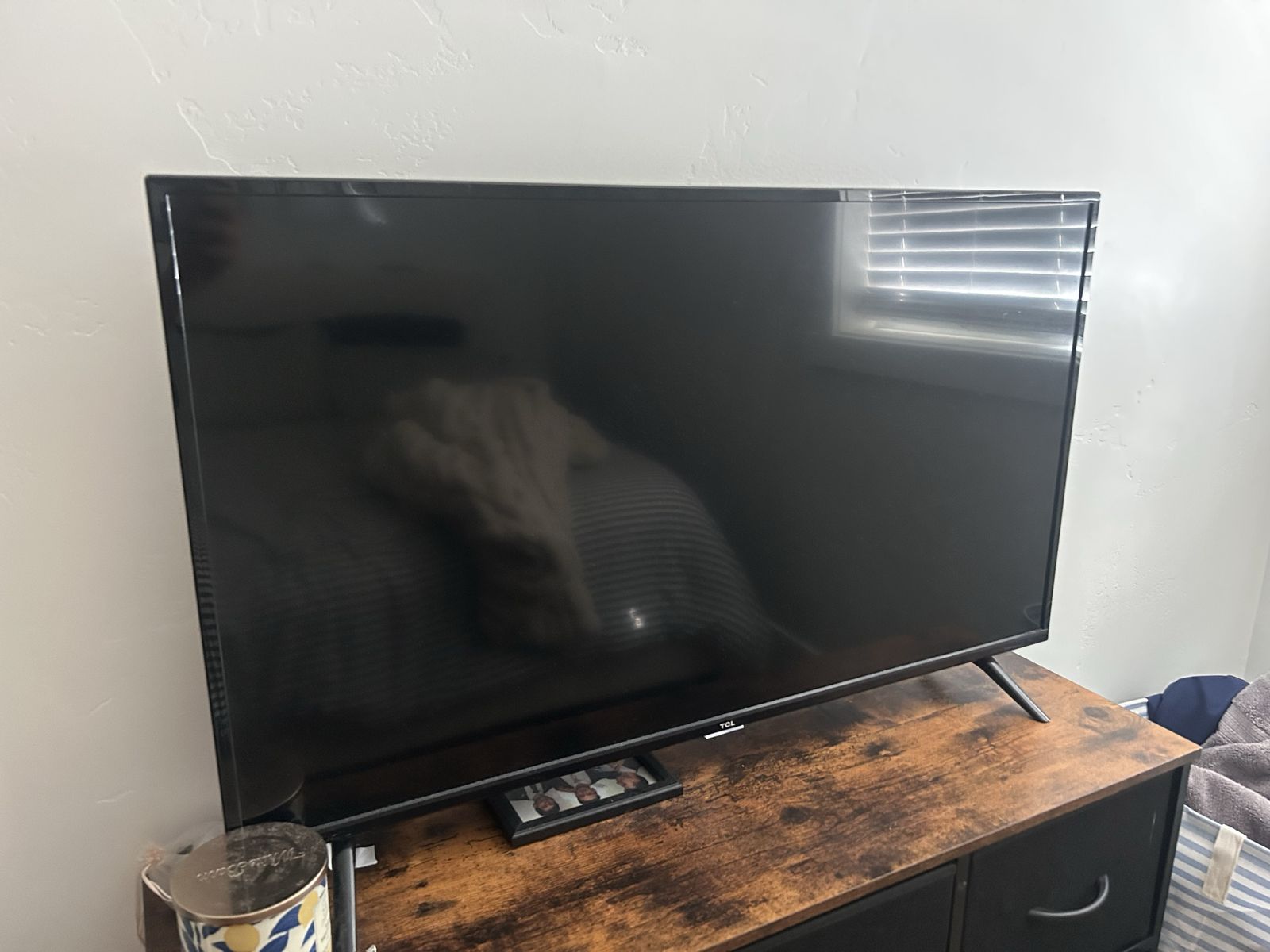 TCL 40-inch Smart LED TV - with Remote
