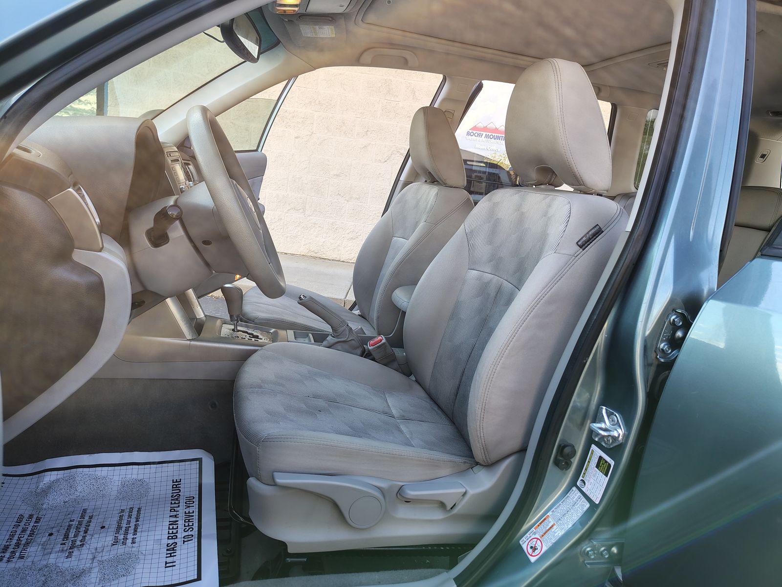 Main image 6
