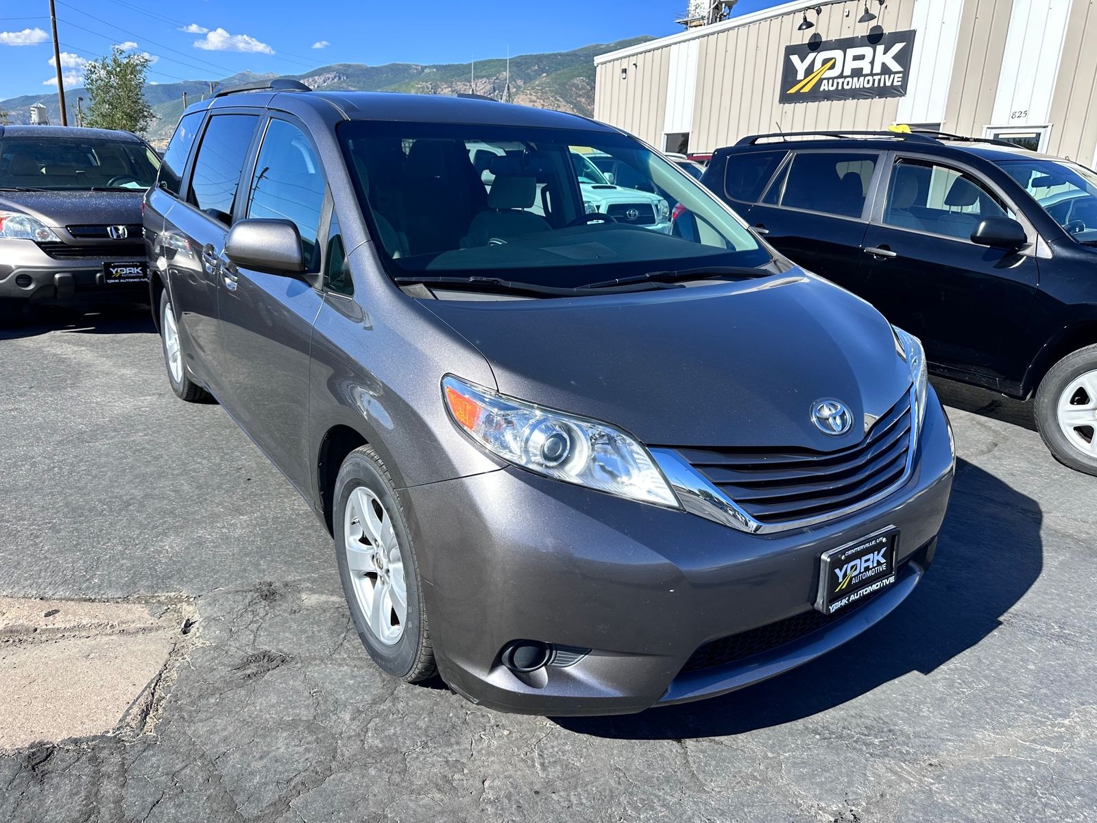 2017 Toyota Sienna LE 8-Passenger