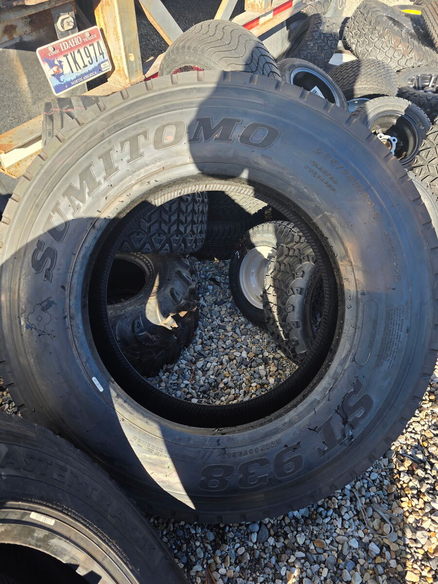 SUMITOMO ST 938 BSW  285 75 24.5 144/141L 14PLY COMMERCIAL TIRE 5532478