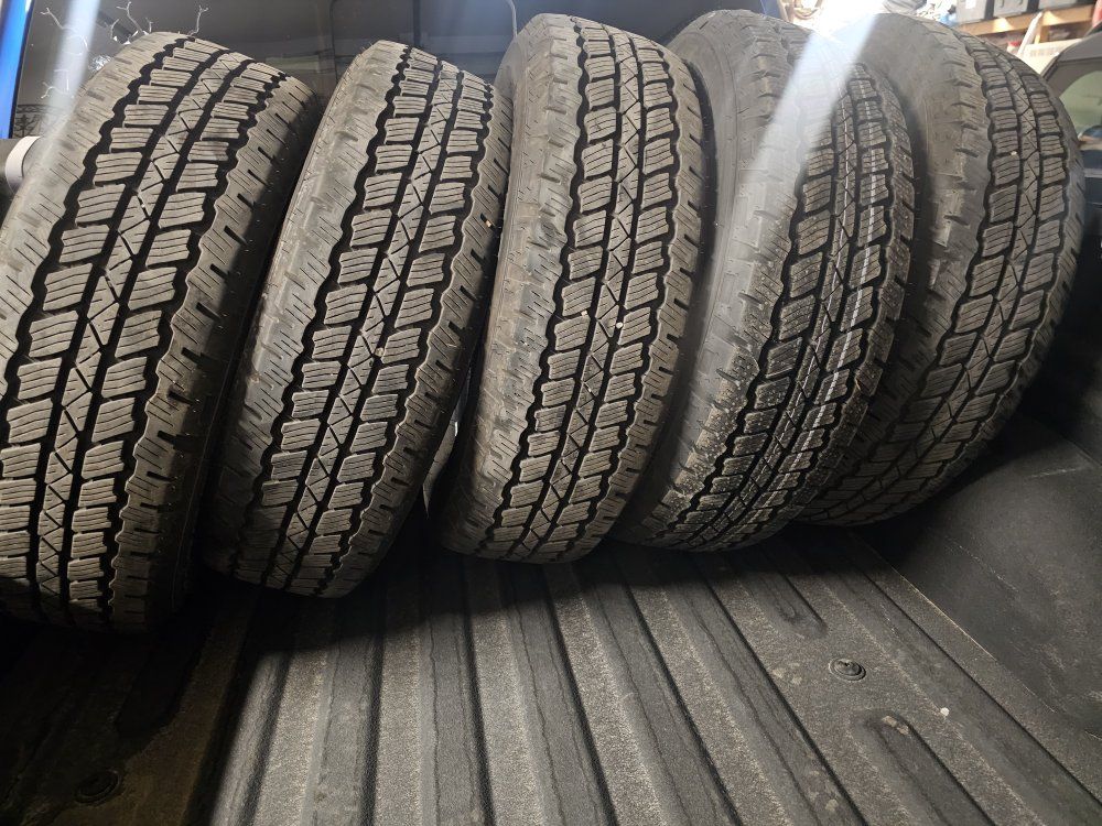 255/70/18 Bridgestone dueler at