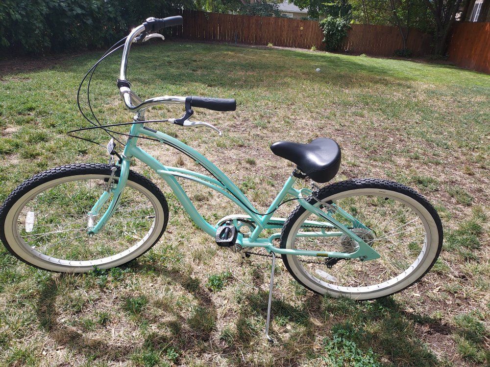 Electra Womens Beach Cruiser Bike -Teal green color -Ready to ride!