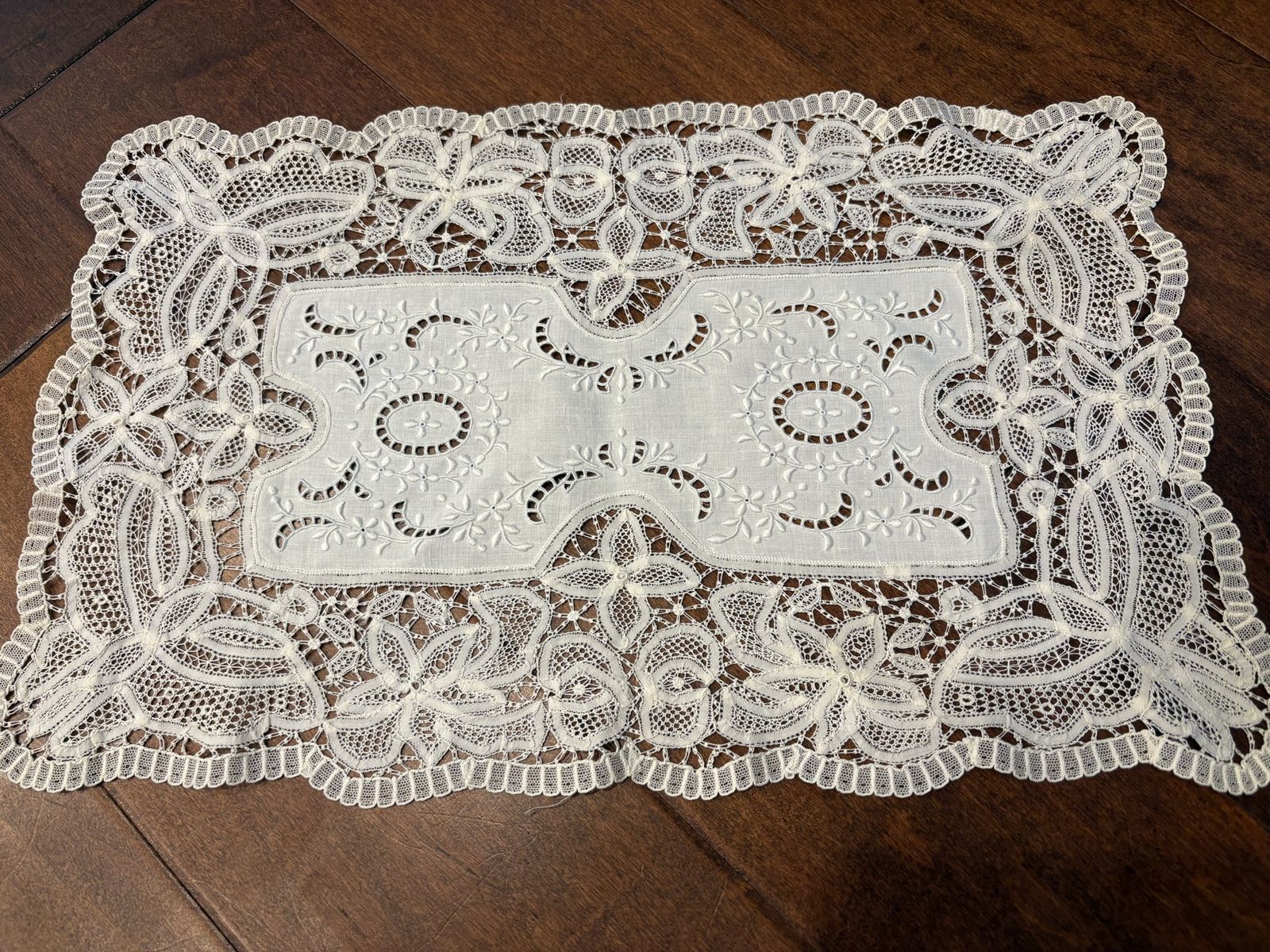 Set of 8 Vintage Lace or Doily Placemats