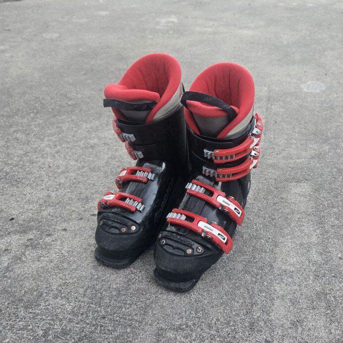 Kids Nordica 4-4.5 Ski Boots 260mm Mondo 22-22.5