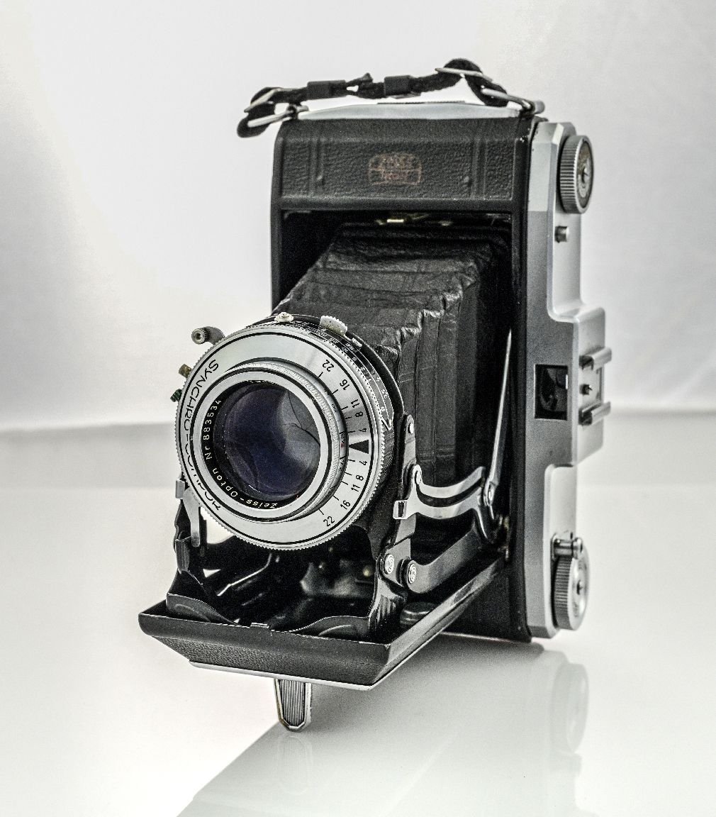 ZEISS IKonta 6x9 Classic film camera