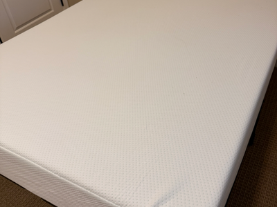 Zinus Memory Foam Mattress with Metal Frame (Queen)