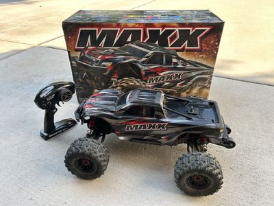Traxxas Maxx V2 4WD RC Monster Truck with TQi Remote Controller and Original Box