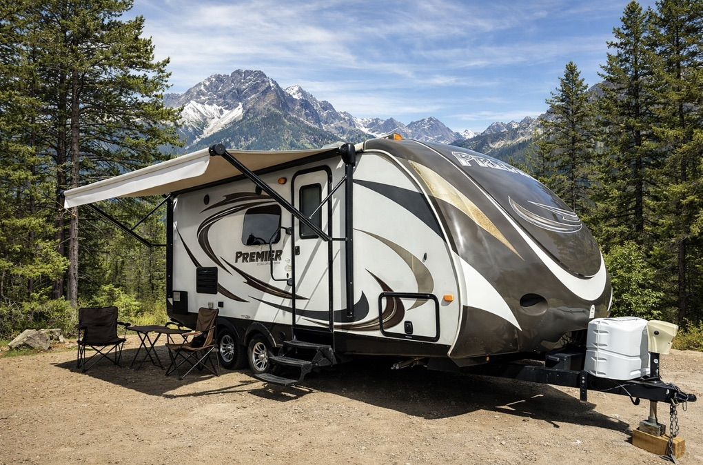 2015 Keystone Premier Ultra Lite 19FBPR Trailer