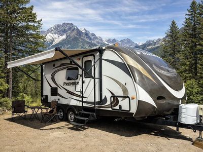 2015 Keystone Premier Ultra Lite 19FBPR Trailer