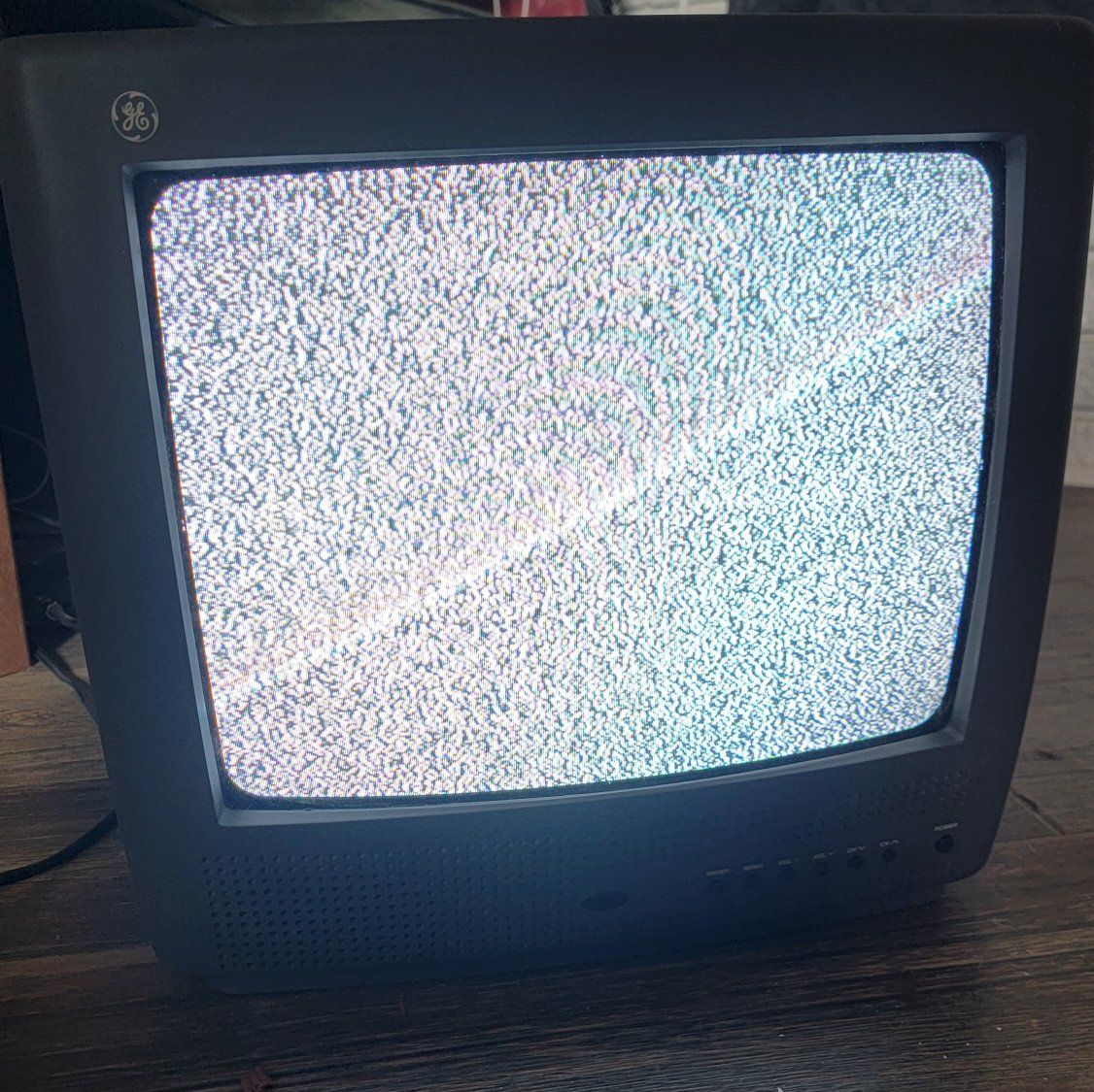 Vintage 1995 GE 13" tube TV