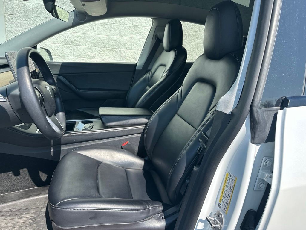 Main image 7