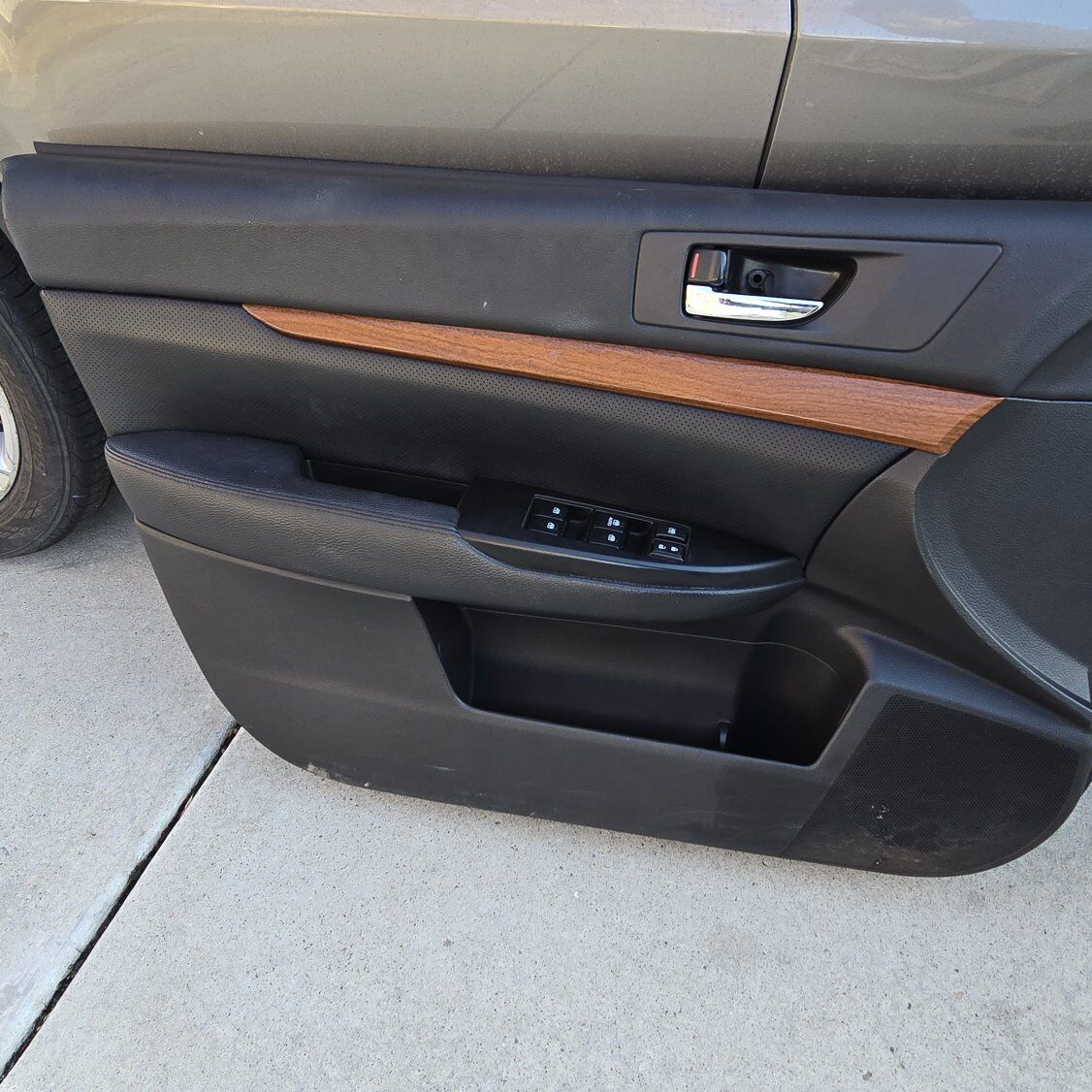 2012 Subaru outback driver side door panel