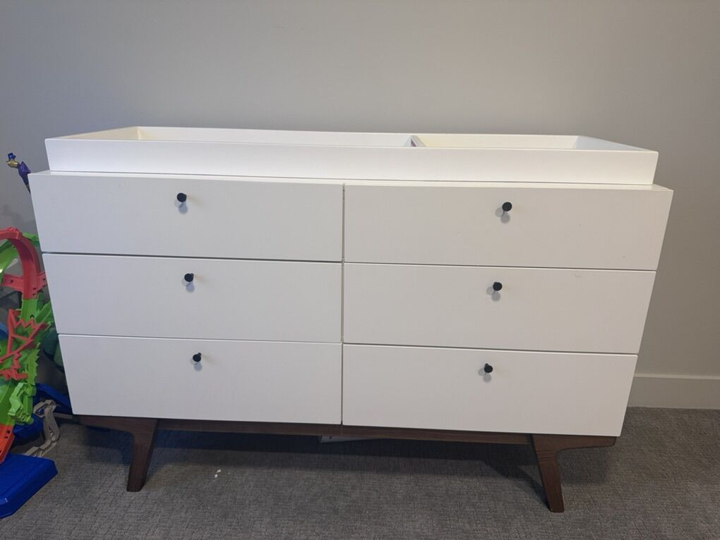 Modern 6 Drawer Changing Table With Removable Top