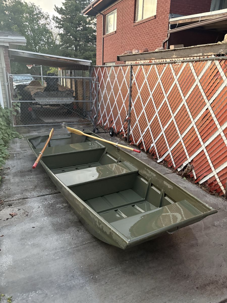 1236 AlumaCraft Jon Boat