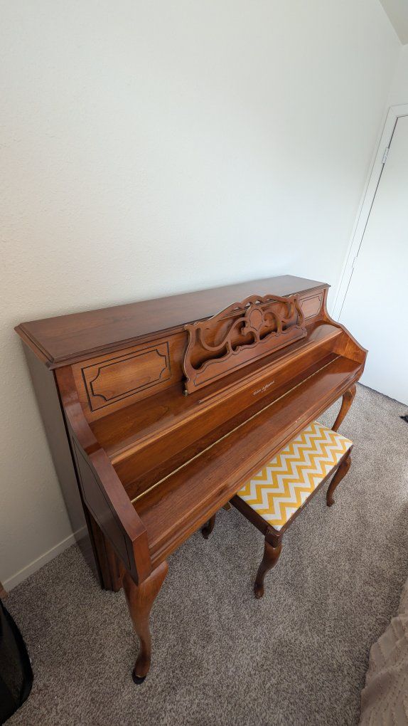 Kohler & Campbell Console Piano
