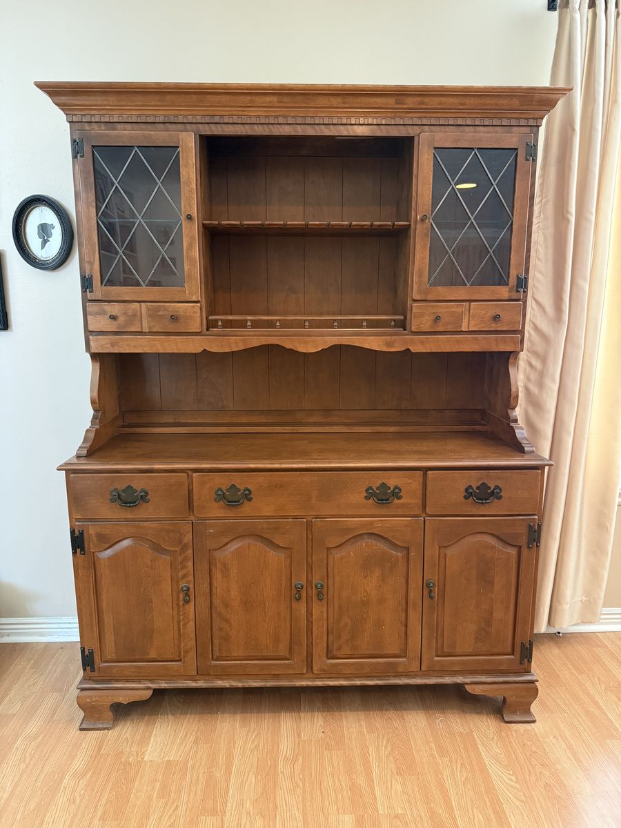 Ethan Allen Cabinet Hutch