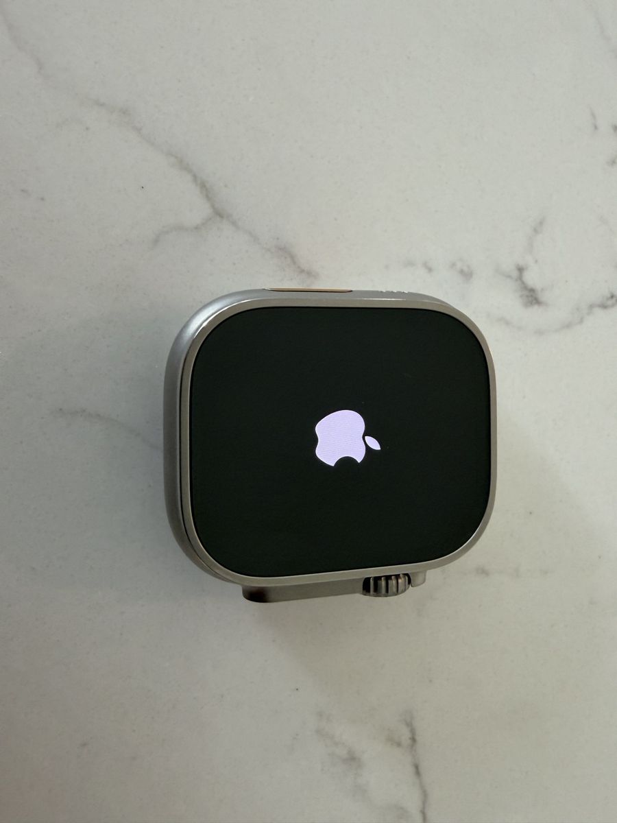 Apple Watch Ultra (1st Gen) – 49mm Titanium – 85% Battery Health