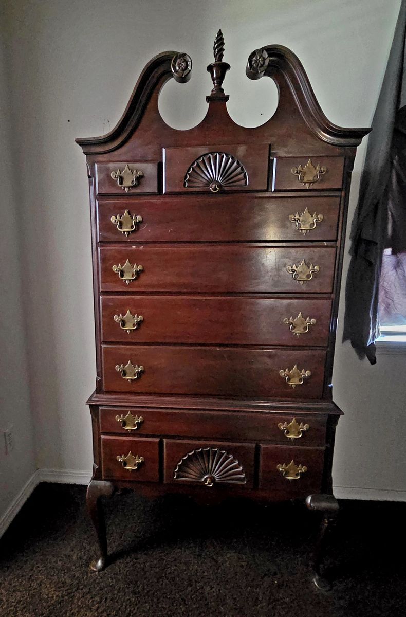 Vintage Queen Anne Bonnet Top Highboy – Cherry/Mahogany Finish – Shell Carvings