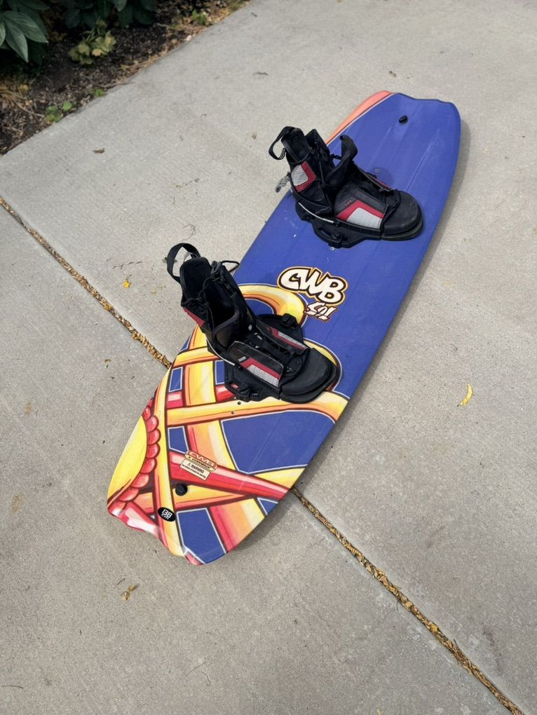 CWB 138 Wakeboard + Bindings