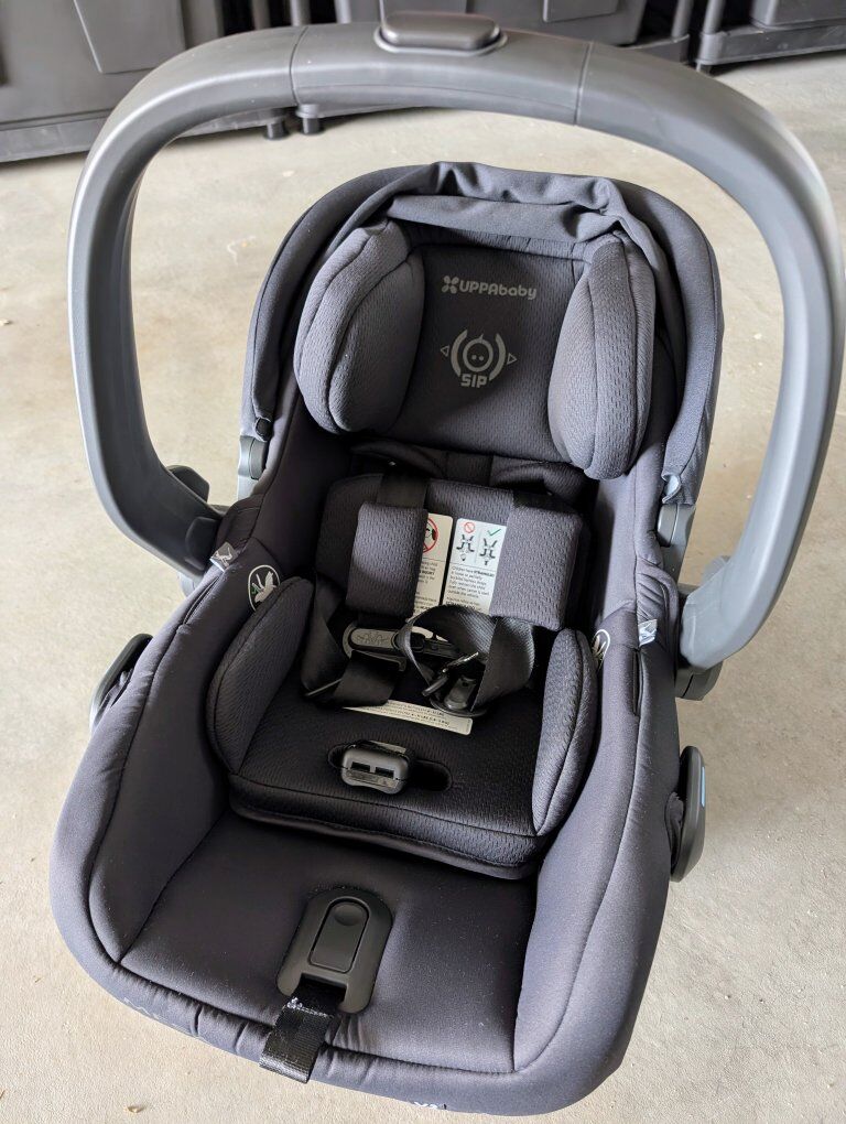 Uppababy Mesa  infant car seat