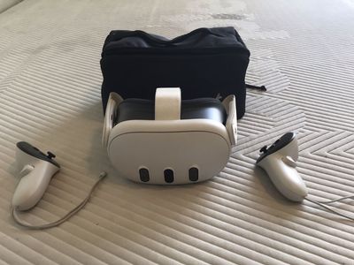 Meta Quest 3 VR Headset with Controllers and carrying case