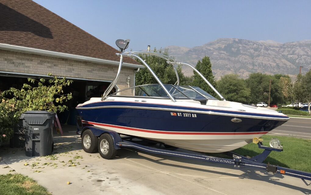 2011 Four winns H200