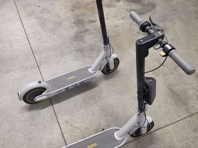 2 Segway Ninebot Max G30LP scooters
