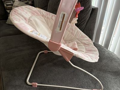 Tiny marvels Pink Sweet Blossom Bouncer Vibrating Musical Infant Seat