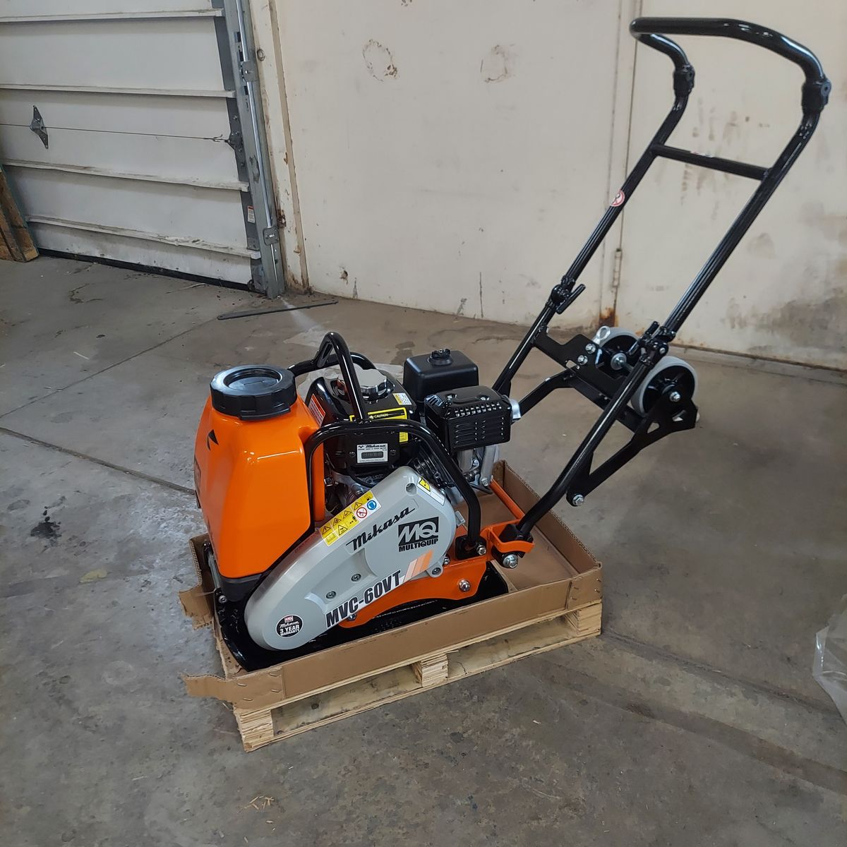 MIKASA MVC60VTHW PLATE COMPACTOR