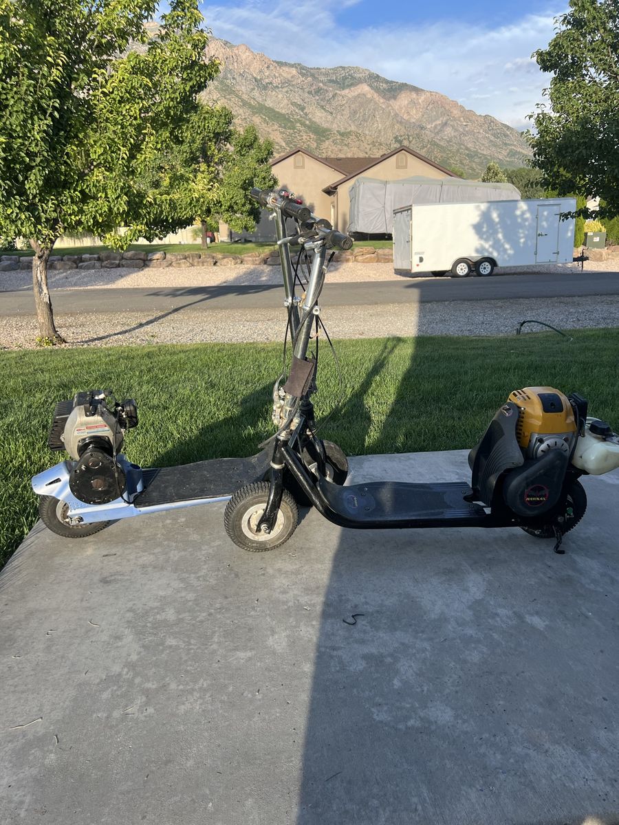 2 gas scooters really fun