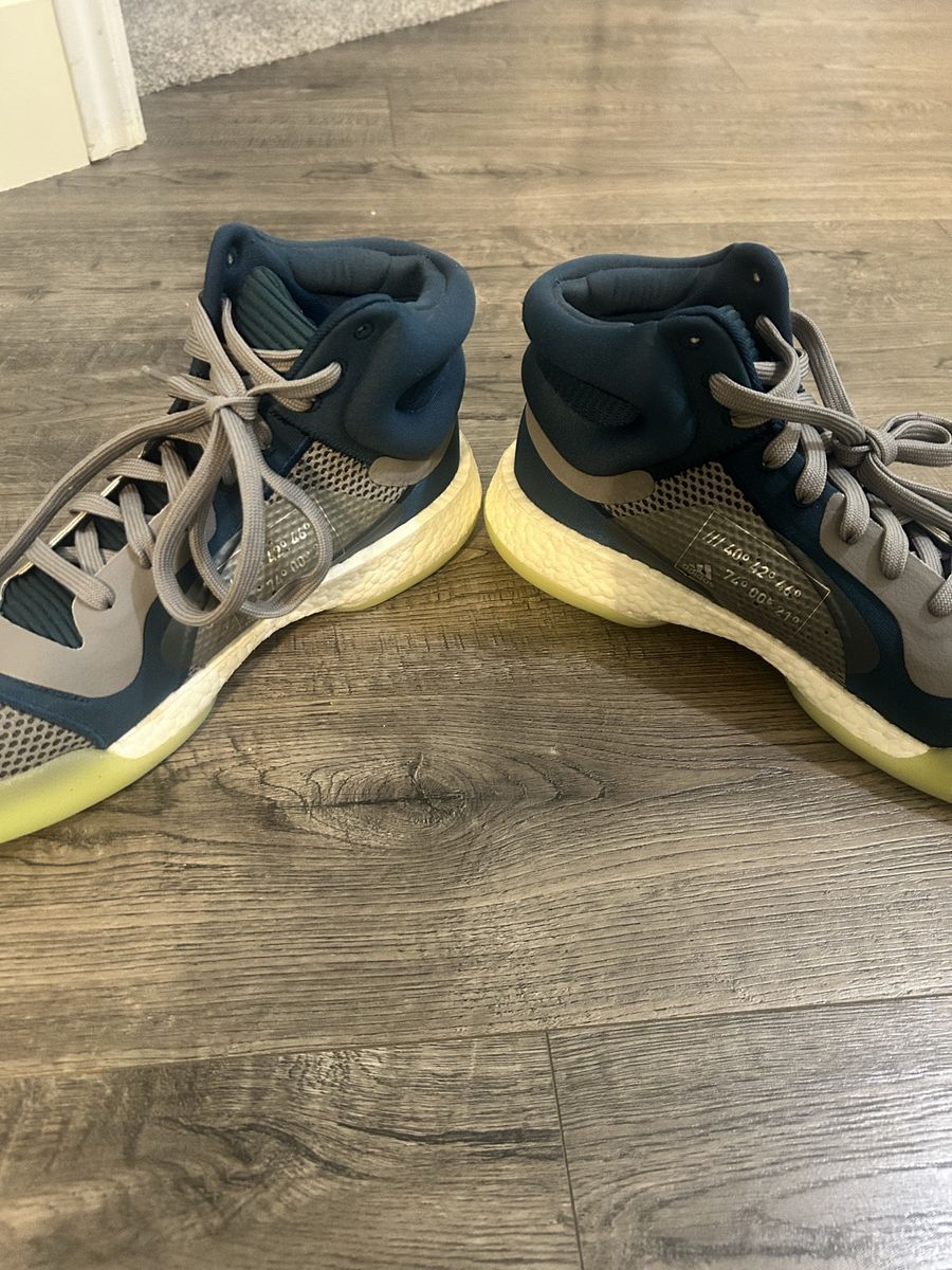 Adidas sneakers 