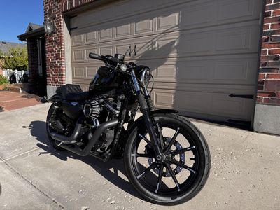 Harley Iron 883