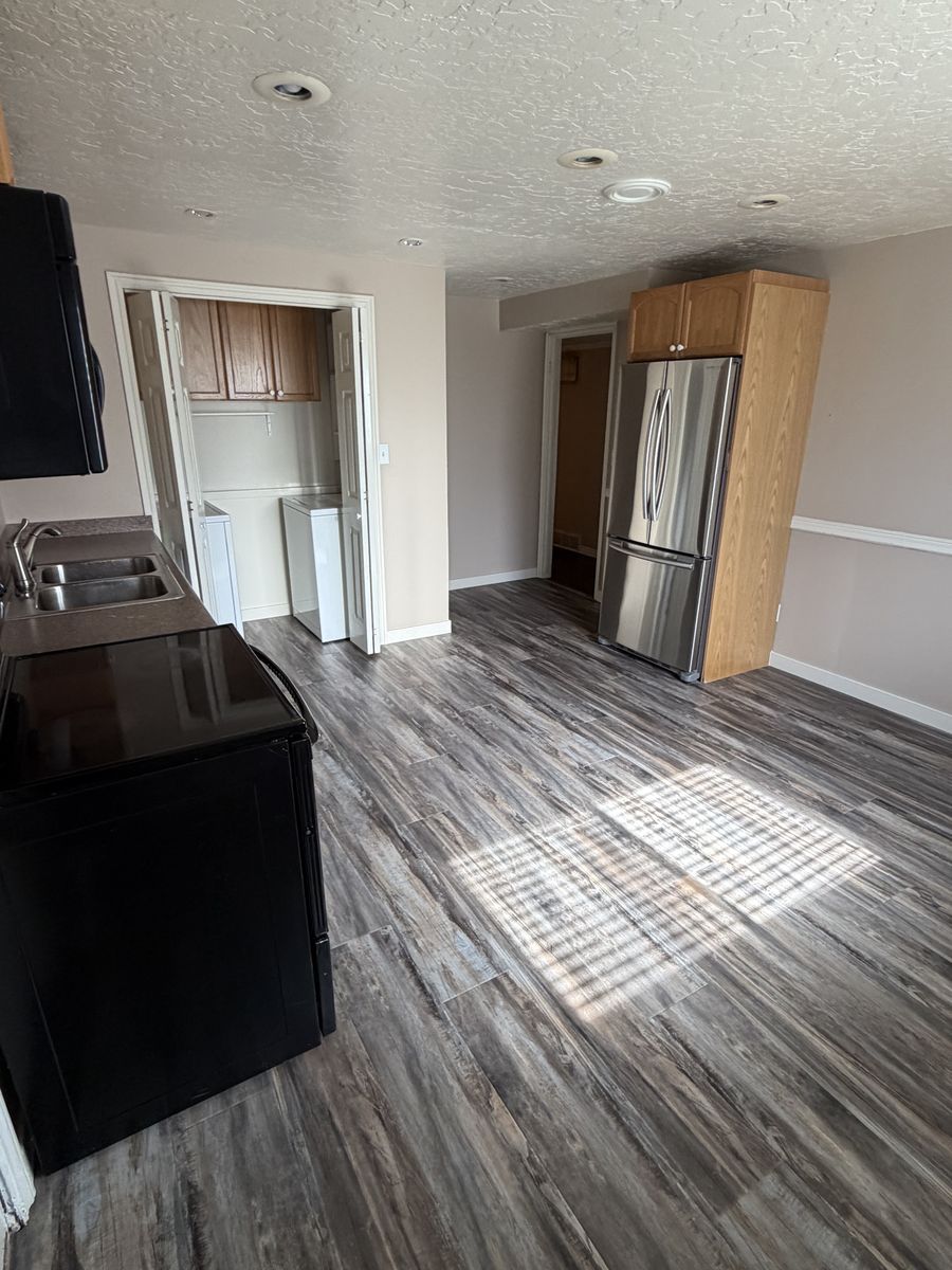 2 bedroom, 1 bath apartment