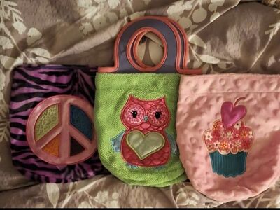 Awesome. GIRLS Switchable Purse Set... SIMPLY ADOR