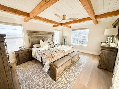 Furniture King Bed Set