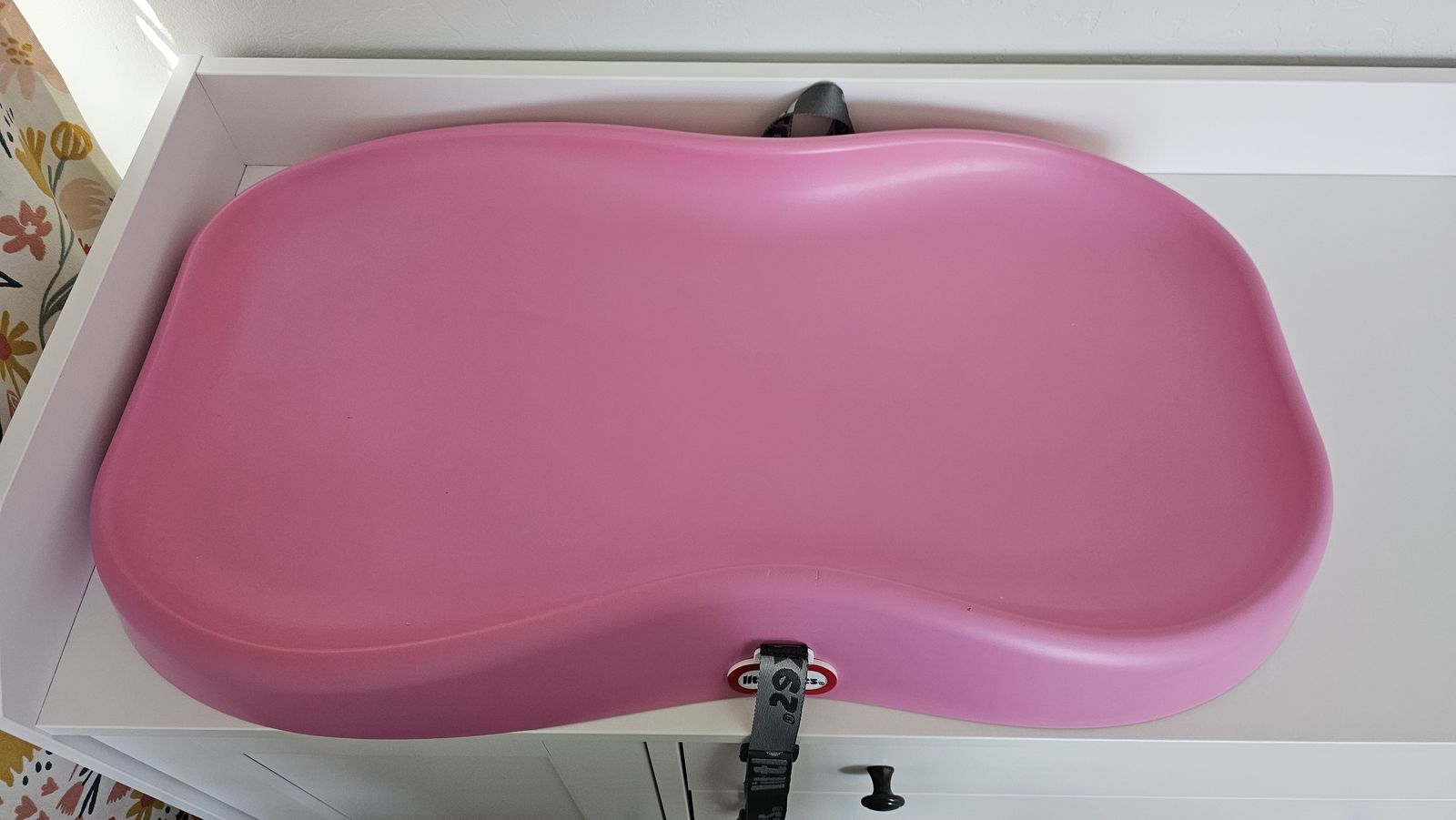 Main image 6