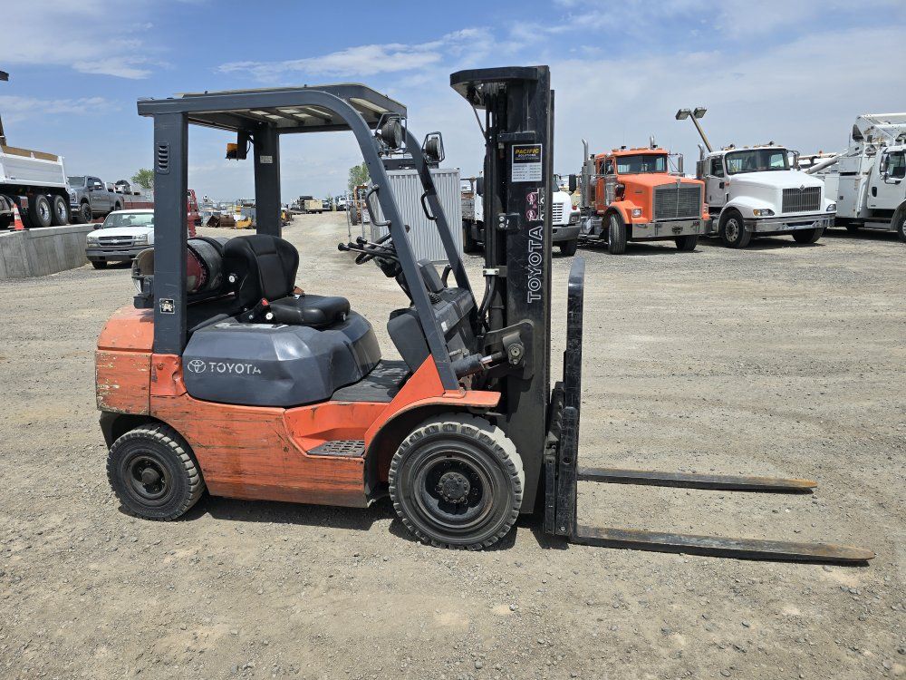 Toyota 5,000 Pound Propane Forklift