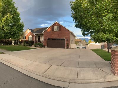 Beautiful Newly Remodeled Home w Mother In Law Apt