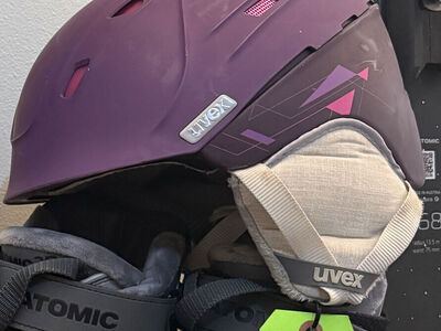 NEW Uvex Ski Helmet 55–59cm