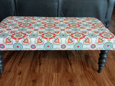 Ottoman / bench