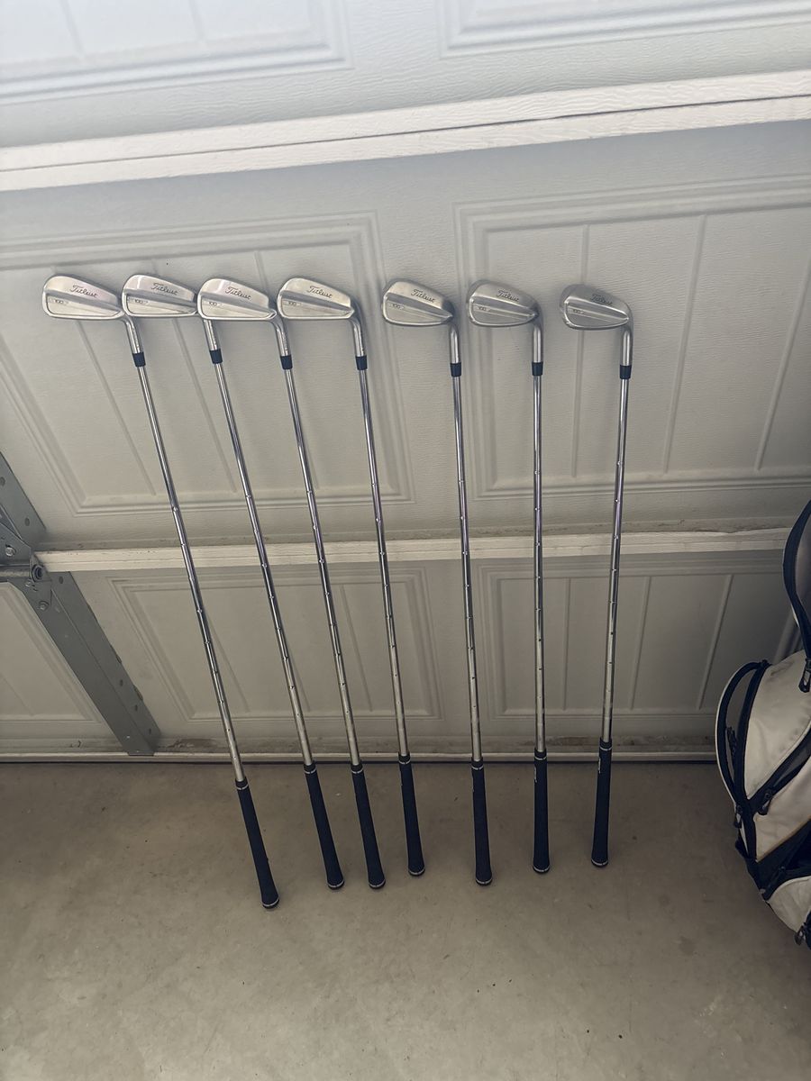 Titleist T100 4 Through PW Stiff