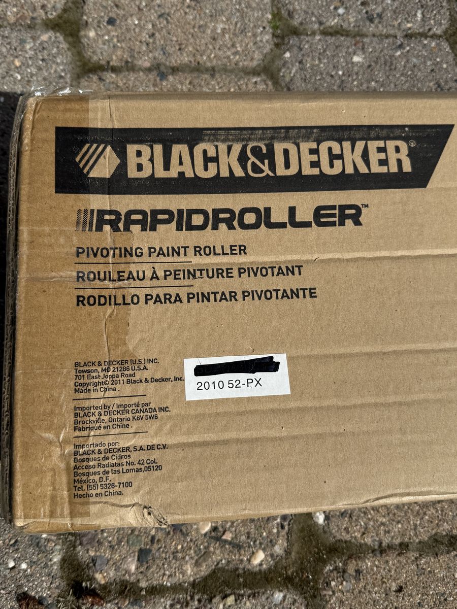 Black + Decker RapidRoller pivoting paint roller