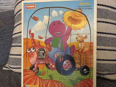 Playskool Barney Fun on the Farm Wooden Puzzle, 10 Pieces, Ages 2-5, 1994 Edition