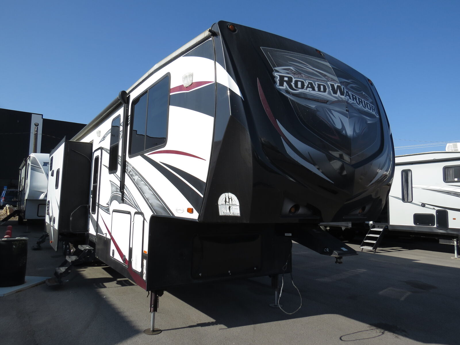 2015 Heartland Road Warrior 415RW (12' Garage!)