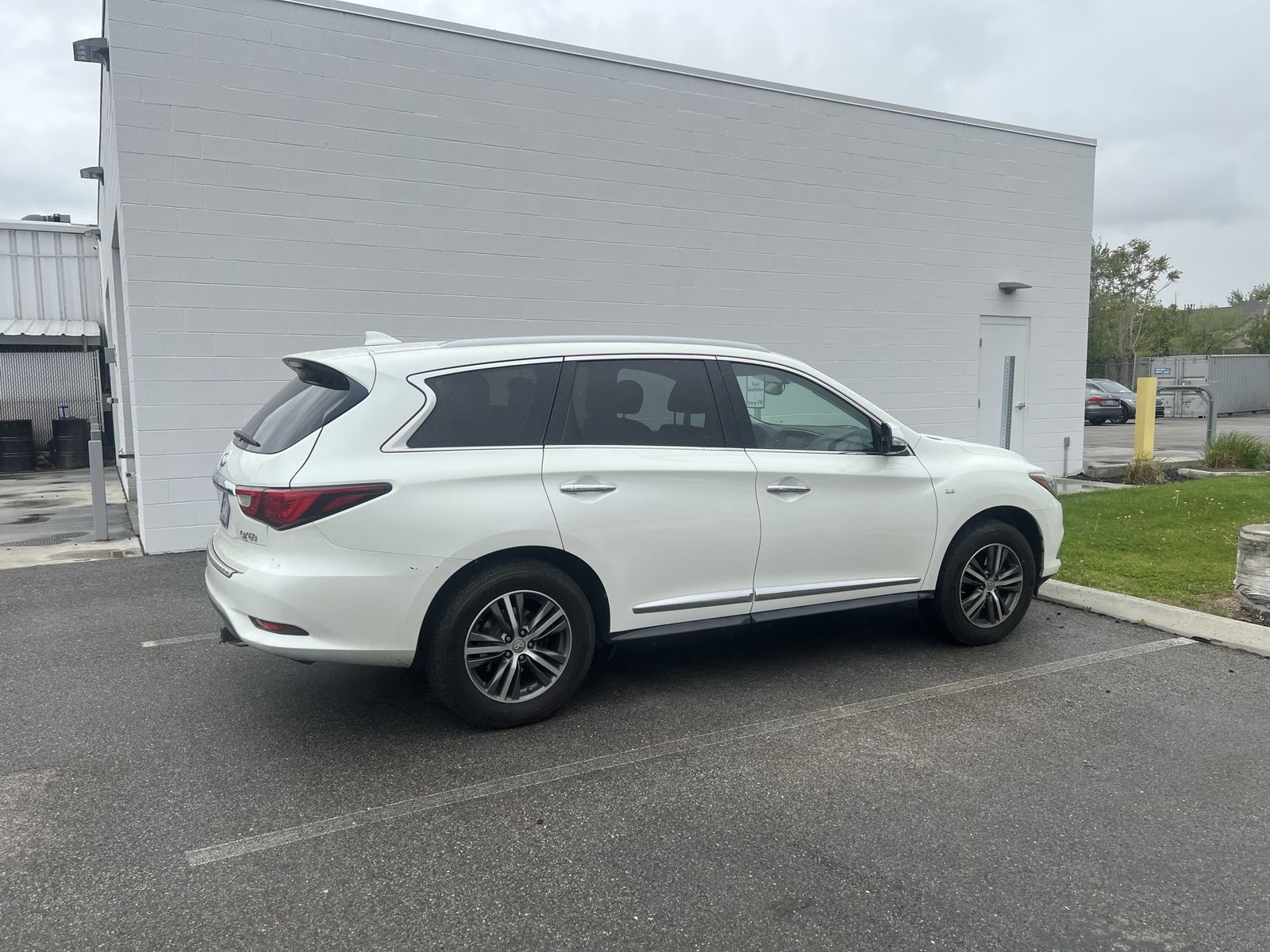 2017 INFINITI QX60 Base